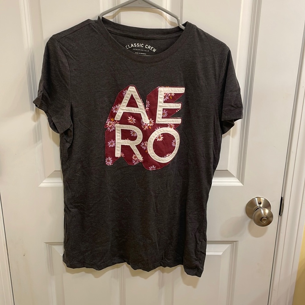 Women’s Class Crew T-shirt from Aeropostale. Size XL. Gray with shirt decal.